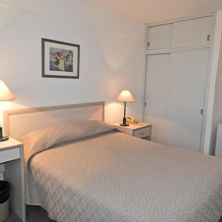 מונטווידאו Hotel Tres Cruces מראה חיצוני תמונה