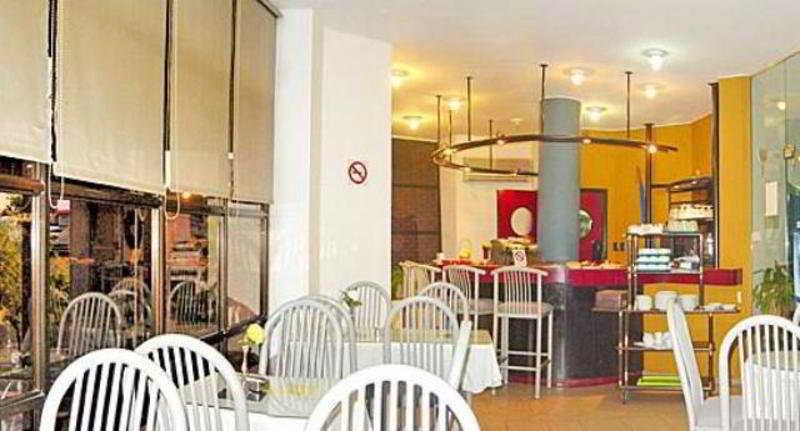 מונטווידאו Hotel Tres Cruces מראה חיצוני תמונה