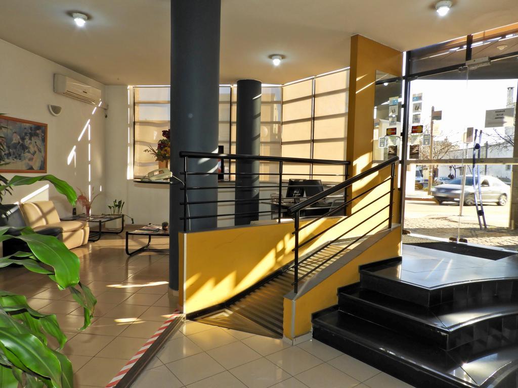 מונטווידאו Hotel Tres Cruces מראה חיצוני תמונה