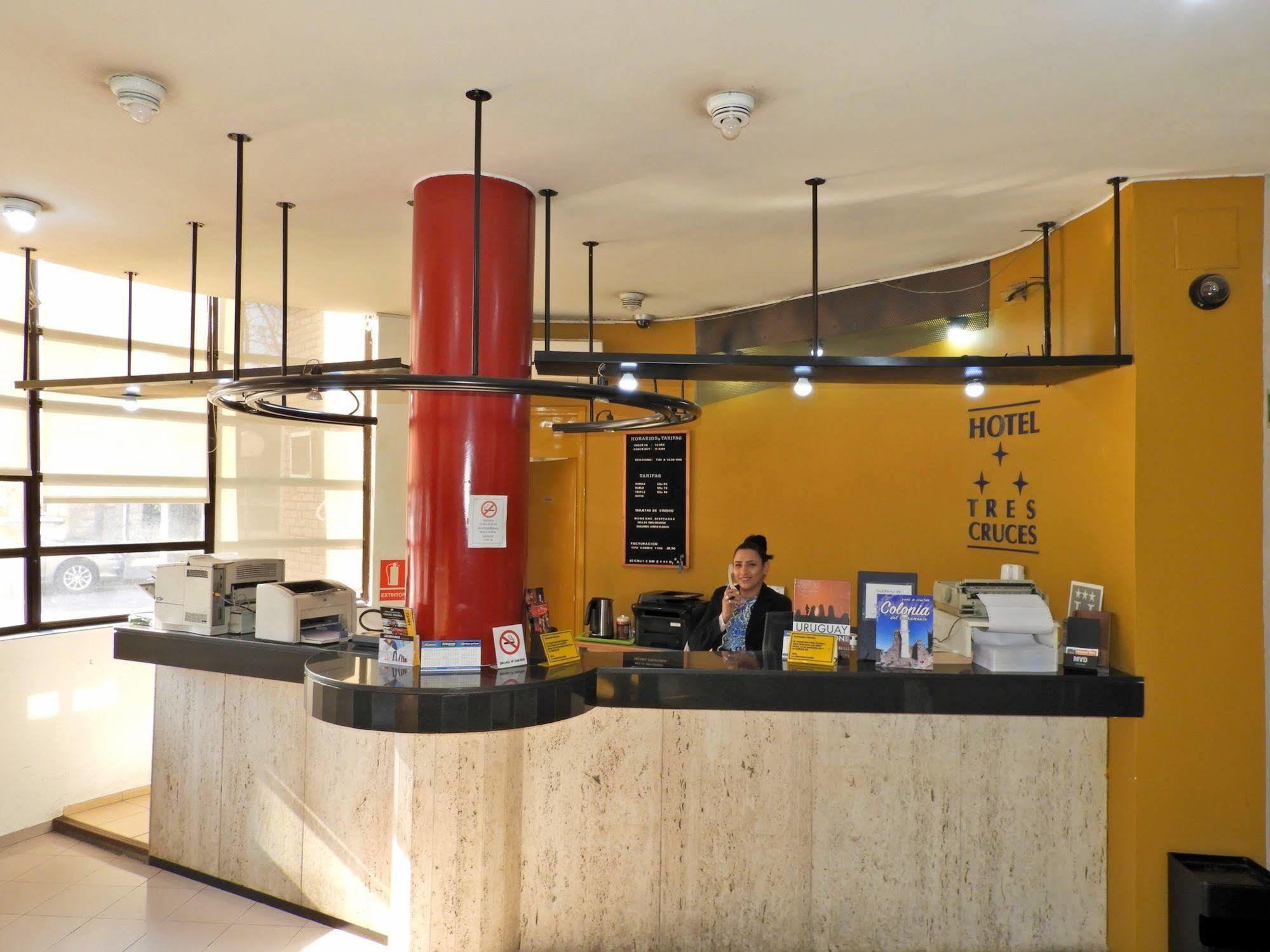 מונטווידאו Hotel Tres Cruces מראה חיצוני תמונה