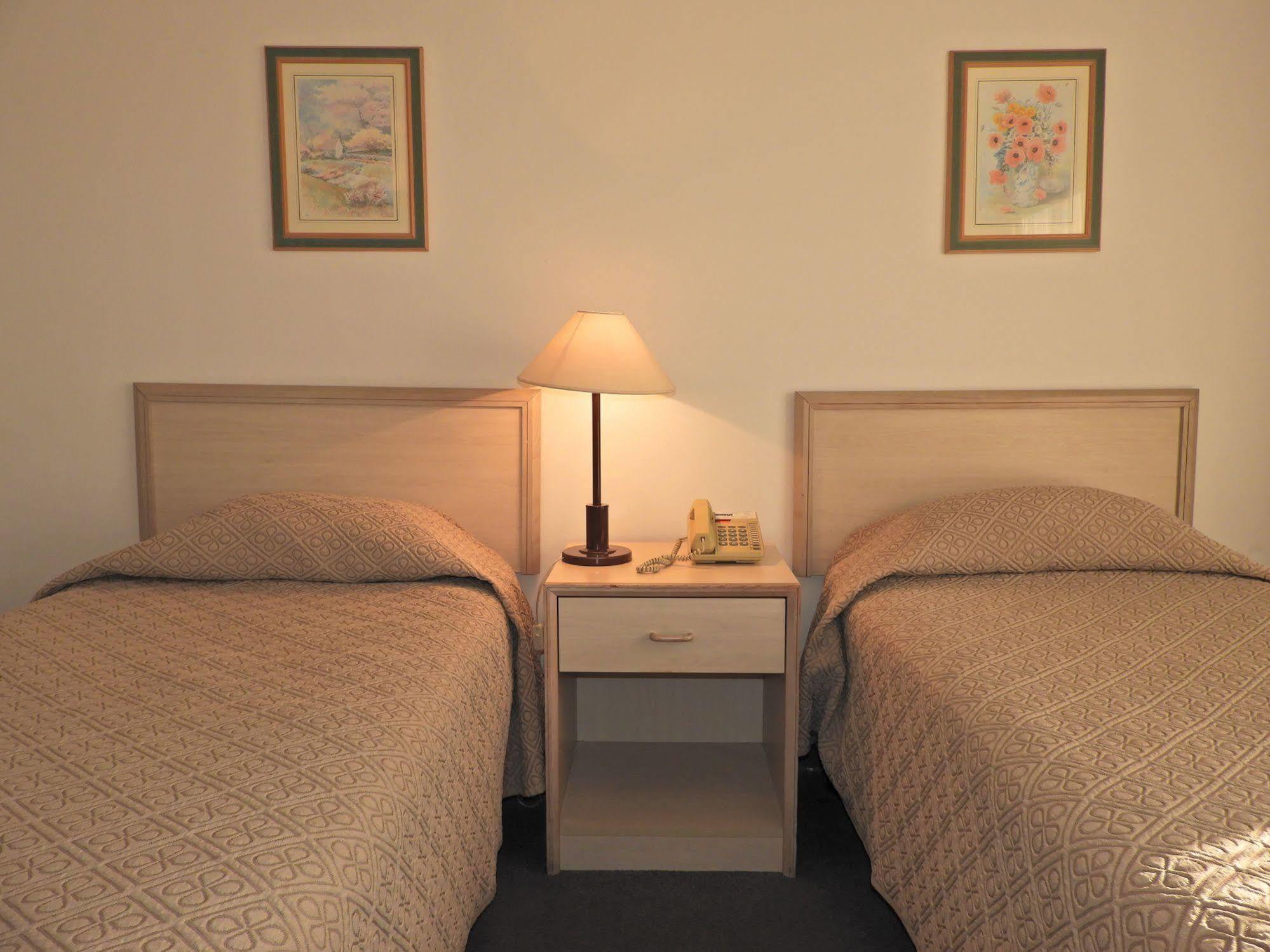 מונטווידאו Hotel Tres Cruces מראה חיצוני תמונה