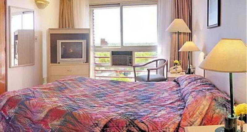 מונטווידאו Hotel Tres Cruces מראה חיצוני תמונה