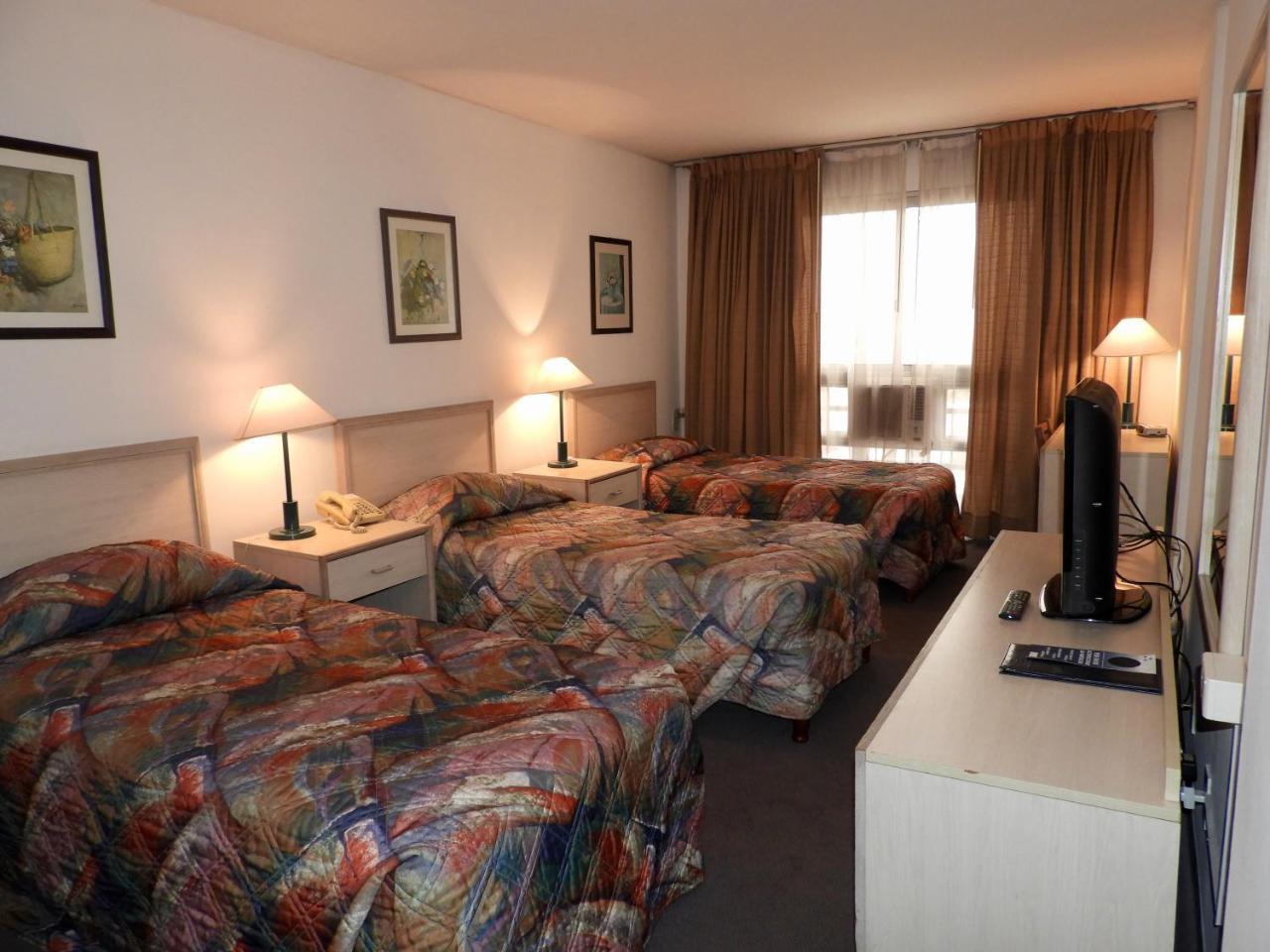 מונטווידאו Hotel Tres Cruces מראה חיצוני תמונה
