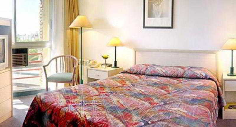 מונטווידאו Hotel Tres Cruces מראה חיצוני תמונה